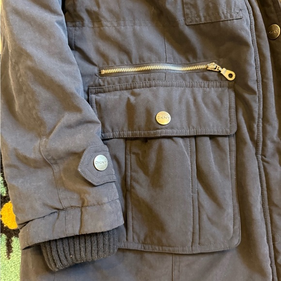 🧥 DKNY Navy Quilted Lined Parka Jacket - Medium - Detachable Faux Fur Hood - Picture 9 of 16